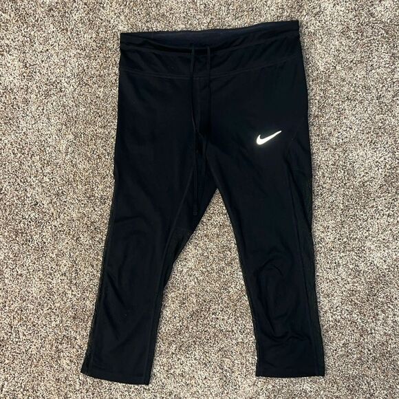 Women’s Nike Dri-Fit Mesh Back Legs Capri Leggings - Picture 1 of 3